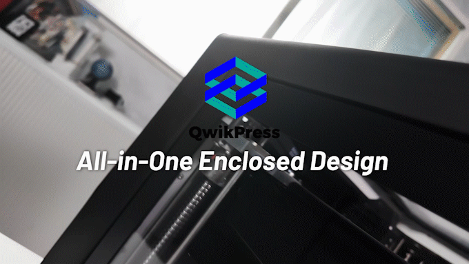 Automatické tepelné lisovacie štúdio QwikPress Enclosed Heat Press Studio.