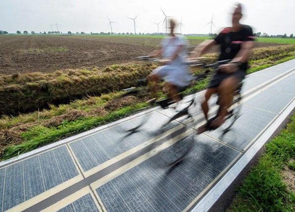 Cyklotrasy v Holadnsku s fotovoltaickými článkami Wattway Pack.