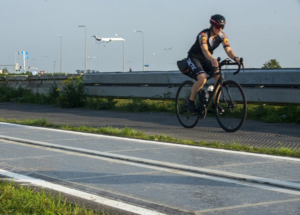 Cyklotrasy v Holadnsku s fotovoltaickými článkami Wattway Pack.
