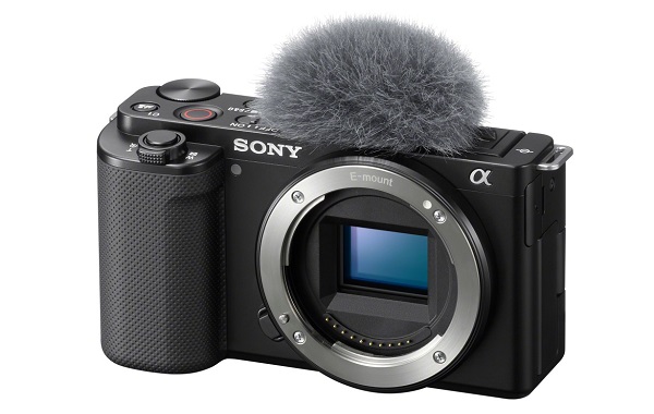 Bezzrkadlový fotoaparát pre vloggerov Sony Alpha ZV-E10.