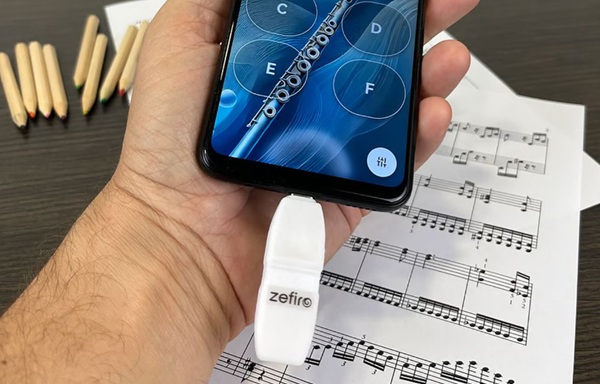 USB-C dychový hudobný nástroj pre mobilné zariadenia Artinoise Zefiro.
