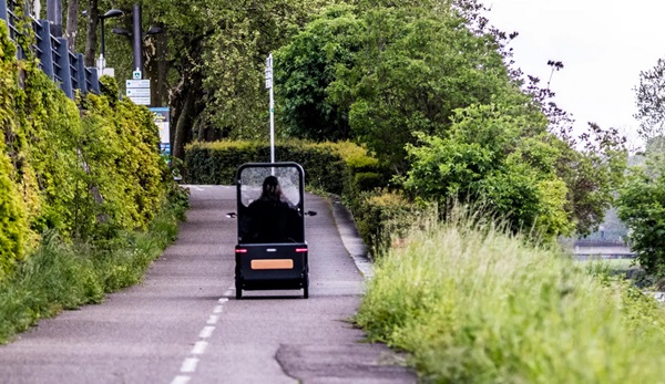 Pedálová elektrická štvorkolka Karbikes.