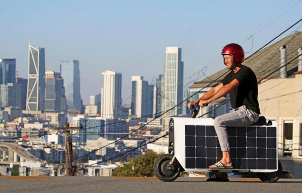 Solárny elektrický skúter Otherlab Lightfoot.