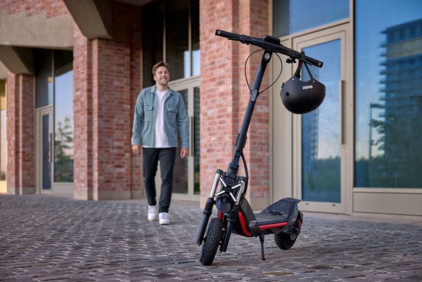 Terénna elektrická kolobežka Segway ZT3 Pro.