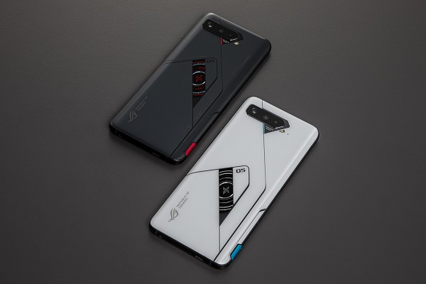 Herný smartfón Asus ROG Phone 5.