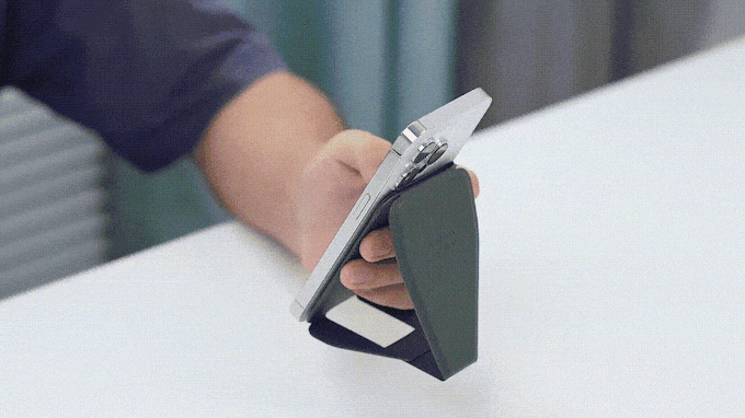 Univerzálny magnetický držiak na smartfón 5 v 1 Omoospace Pro.