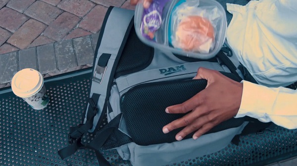 Funkčný batoh s miniatúrnym chladiacim boxom DAM Bag.
