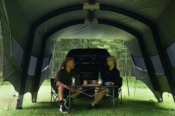 Nafukovací prístrešok Aerogogo Luli Canopy.