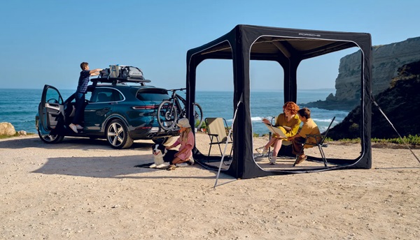 Nafukovací stan / prístrešok Porsche Canopy Tent (nazývaný aj ako Pavilion).