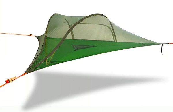 Závesný stan pre troch Tentsile Stingray Lite.