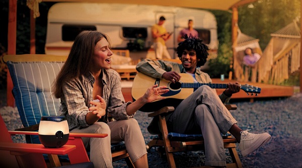 Bat&eacute;riov&yacute; odpudzovač kom&aacute;rov so svetlom Thermacell EL55.