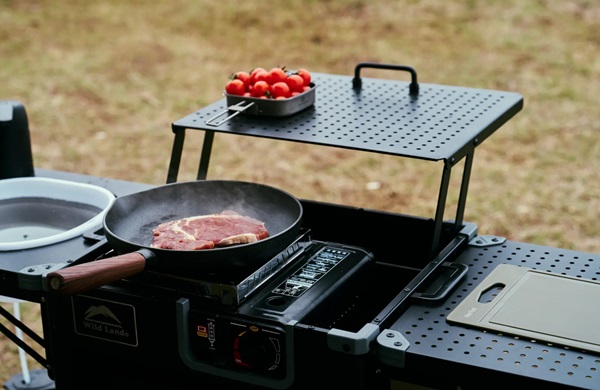 Rozšíriteľná kempingová kuchyňa Kitchen Cruiser.