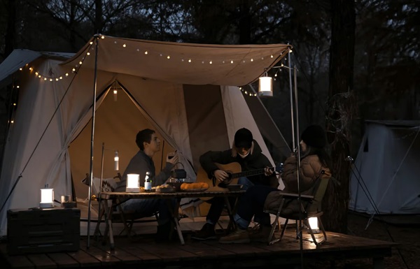 Multifunkčná kempingová LED lampa Xiaomi Multi Function Camping Lantern.