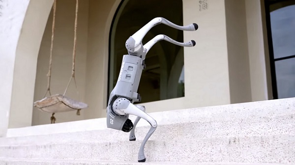 Robotický pes Unitree Go2 s podporou GPT.