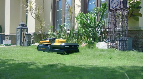 Modulárny záhradný robot Yarbo.