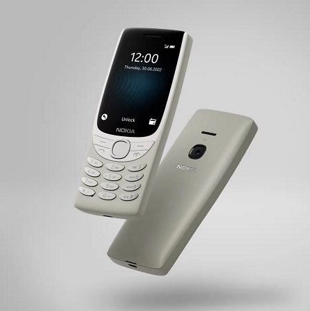 Funkčný telefón Nokia 8210 4G.