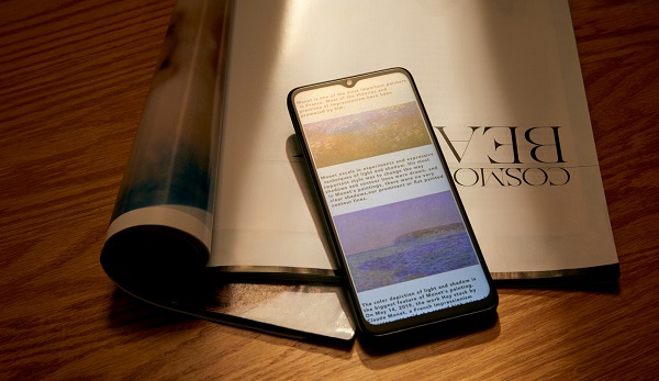 Spoločnosť TCL uviedla na trh dva smartfóny, ktoré sú ako prvé vybavené technológiou plnofarebného displeja NXTPAPER podobného elektronickému papieru.