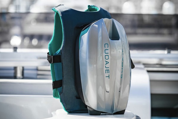 Podvodný jetpack CudaJet.