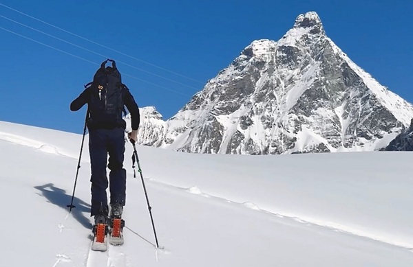 Elektrické lyže pre skialpinistov E-Skimo.