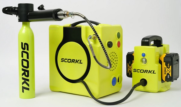 Kompaktná potápačská vzduchová fľaša na rýchle použitie Scorkl 2.0.