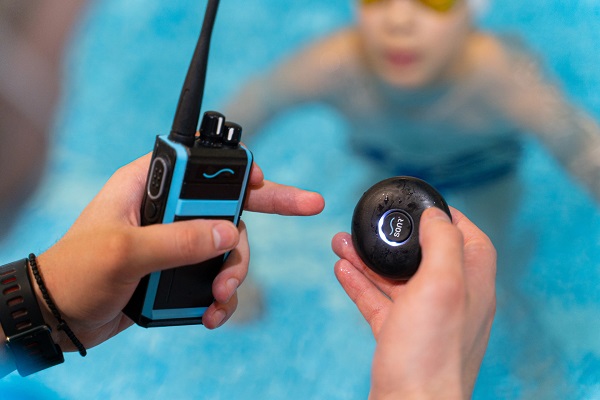 Komunikačný systém pre plavecký tréning Sonr.