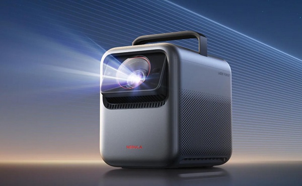 Vonkajší 4K projektor s trojitým laserom Anker Nebula X1.