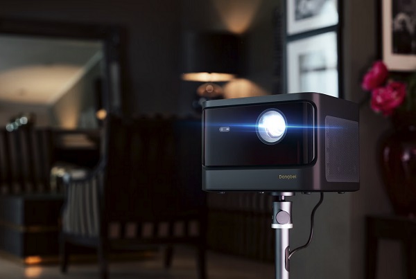 Inteligentný laserový projektor Dangbei Mars. Inteligentný laserový projektor Dangbei Mars.