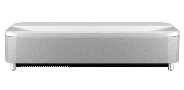 4K UHD projektor Epson EpiqVision Ultra EH-LS800 so superkrátkou projekčnou vzdialenosťou.