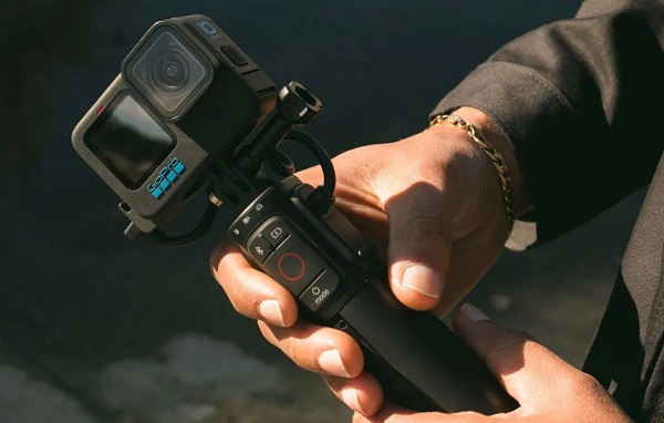 Mini statív a držiak v jednom GoPro Volta.