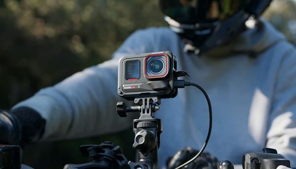 360-stupňová akčná kamera Insta360 Ace Pro 2.