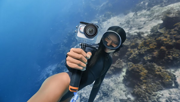Miniatúrna 2,7K akčná kamera Insta360 Go 3.