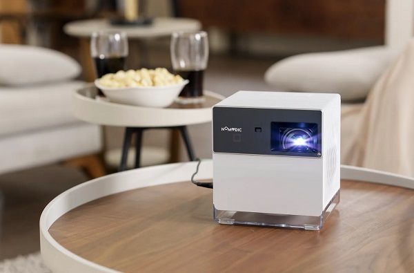 Prenosný 4K projektor Nomvdic P1000.
