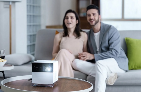 Prenosný 4K projektor Nomvdic P1000.