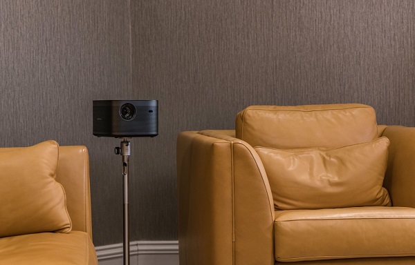 Audiovizuálny prenosný projektor Xgimi Horizon Pro.