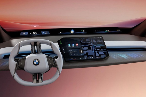 Panoramatický informačno-zábavný systém BMW Panoramic iDrive. 