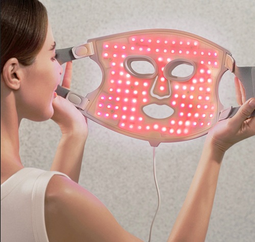 Kozmetická LED maska na tvár Nanoleaf LED Light Therapy Face Mask.