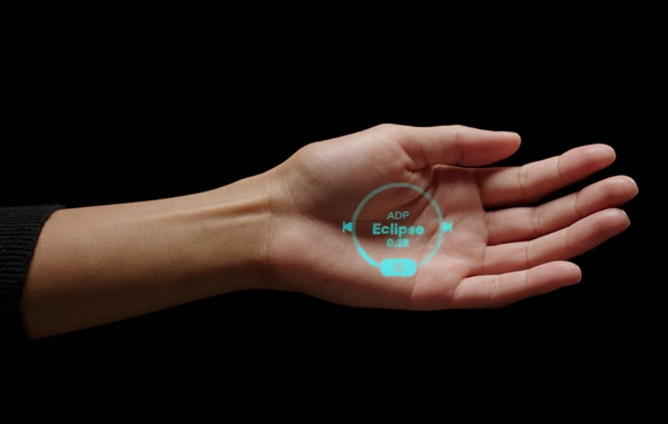 Nositeľné zariadenie s umelou inteligenciou Humane Ai Pin. Nositeľné zariadenie s umelou inteligenciou Humane Ai Pin.