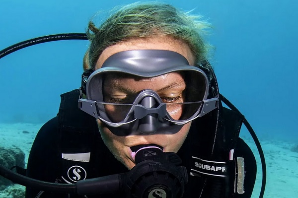 Odnímateľné podvodné okuliare na čítanie SeeDeep.