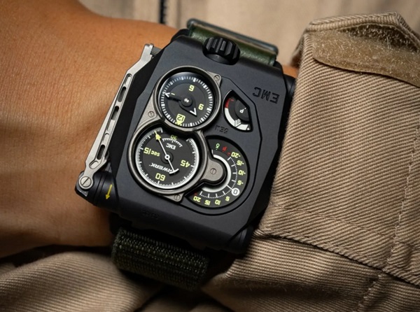 Striktne limitovaná edícia hodiniek Urwerk EMC SR-71.