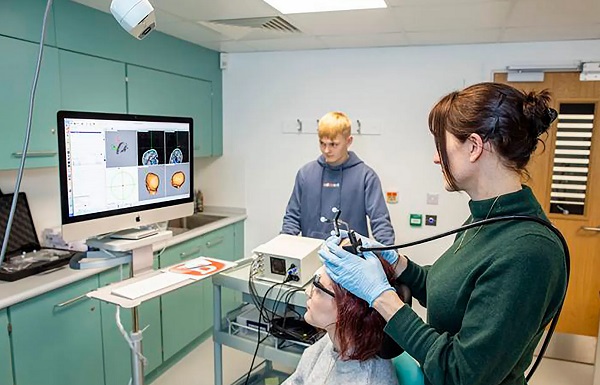 Výskumníci zistili, že zameranie sa na konkrétne oblasti mozgu pomocou ultrazvuku vytvára významné, reverzibilné zmeny.