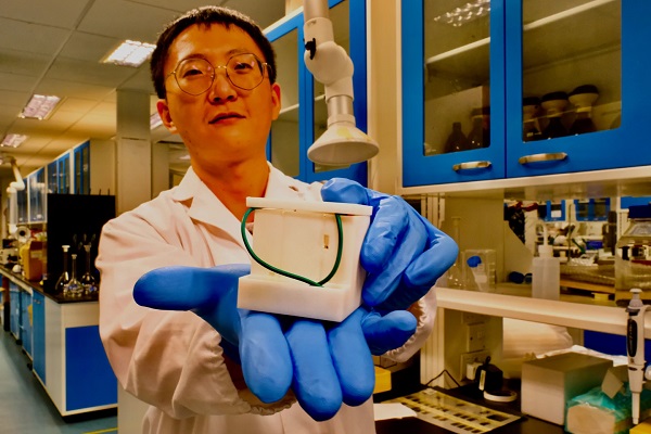 Prototyp lacného diagnostického zariadenia pre 3D snímanie kože.
