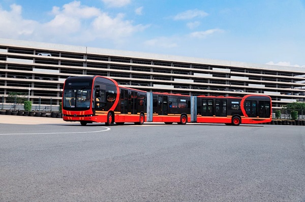 BYD K12A získal titul najdlhšieho plne elektrického autobusu na svete.