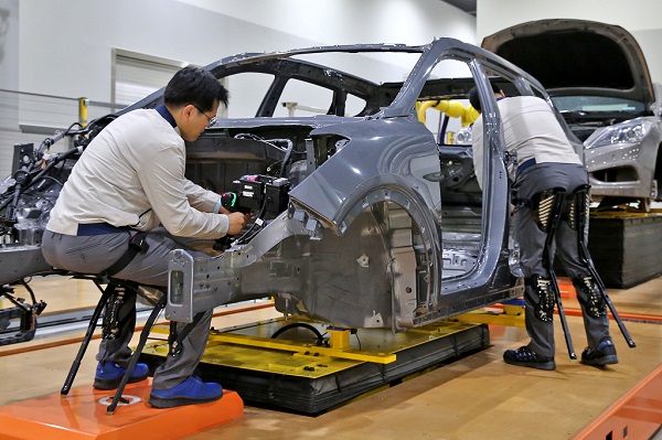 Hyundai Chairless Exoskeleton (H-CEX)