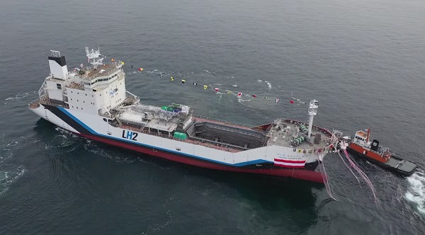 Suiso Frontier: Prvá loď na svete určená pre prepravu tekutého vodíka.