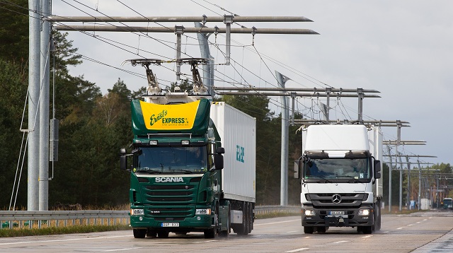 Spoločnosť Siemens sa chystá na diaľnici v Nemecku vybudovať úsek elektrickej trate pre kamióny.
