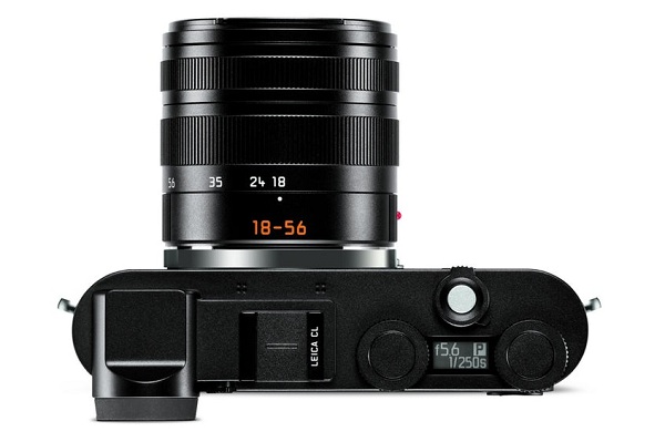 Kompaktný fotoaparát Leica CL v štýlovom retro dizajne.