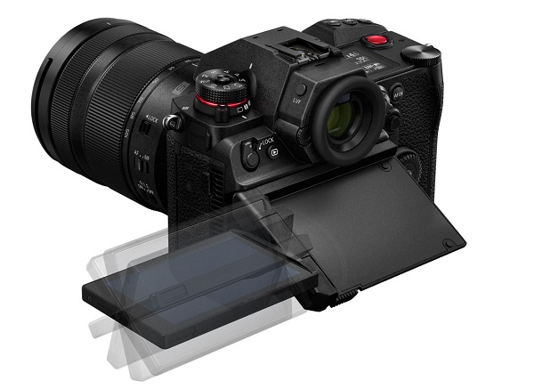 Bezzrkadlový full-frame fotoaparát Panasonic Lumix S1H.