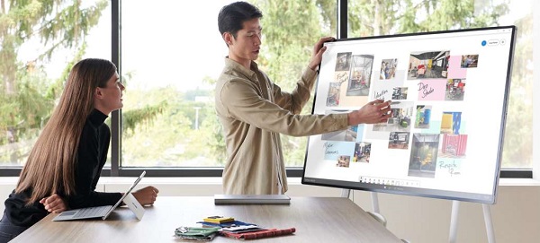 Digitálna interaktívna tabuľa Microsoft Surface 2S.