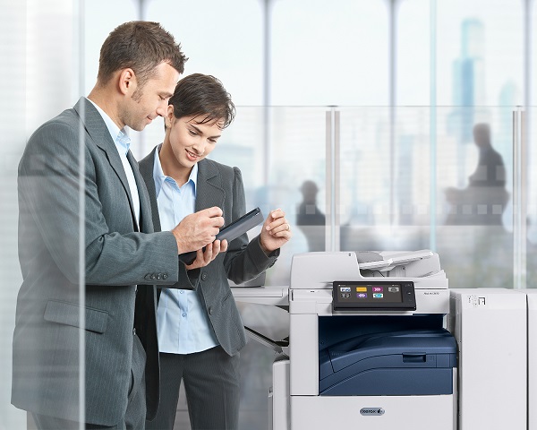 Spoločnosť Xerox zjednodušuje správu tlačiarenských zariadení a s pomocou univerzálneho tlačiarenského ovládača Global Print Driver V4 prepája a zároveň chráni viac tlačiarní, dokumentov a informácií, s ktorými firmy pracujú.