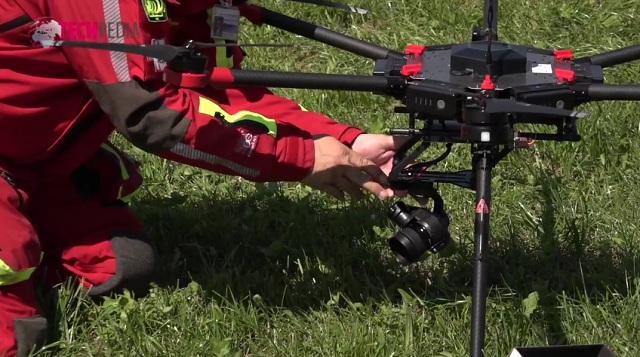Vyspelé drony DJI pomáhajú dobrovoľným záchranárom vo Švajčiarsku.